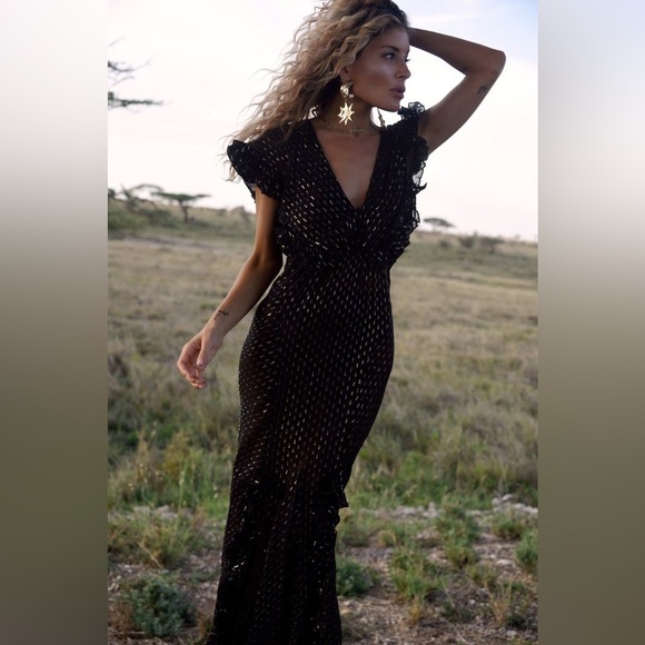 Rat & Boa Dresses & Skirts - Rat and Boa Black Metallic Giorgia short sleeve V neck maxi dress L